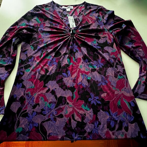Two for the price of one - New women tops - plus size - Picture 1 of 4